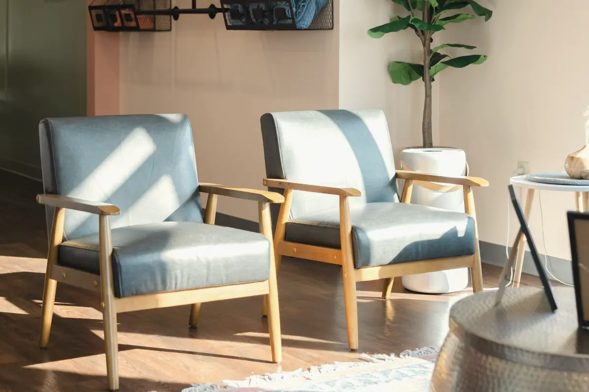 A quiet corner of the waiting area at Abundant Life Wellness Center